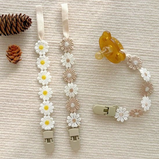 Attache tetine marguerite